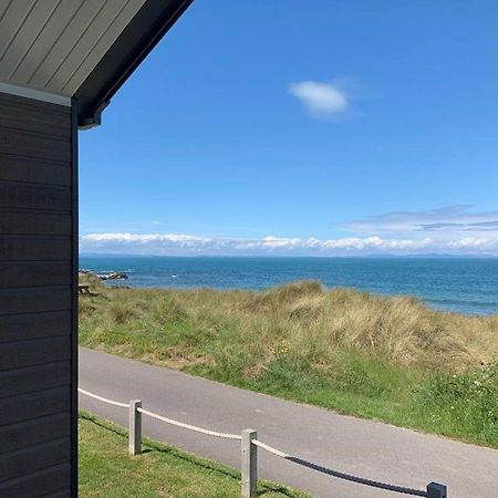 Beach Front Lodge Hopeman Exterior photo