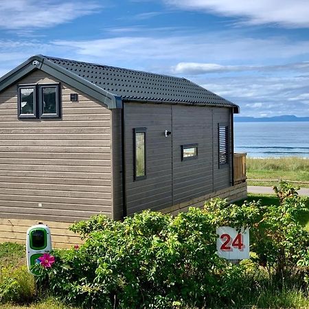 Beach Front Lodge Hopeman Exterior photo